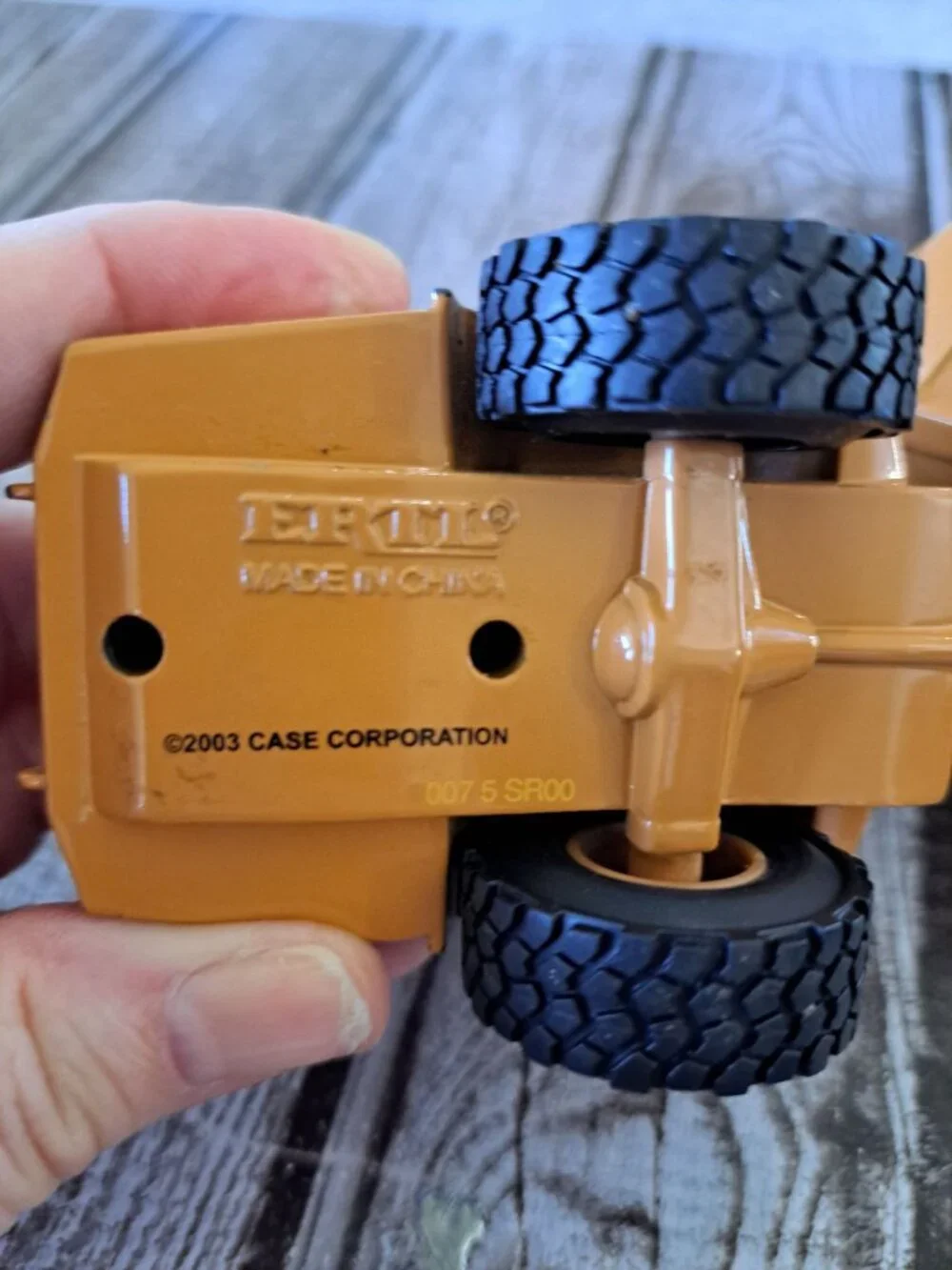 Case 330B Articulated Dump Truck 1/50 Scale Diecast Model Ertl Tip Bed Wheels